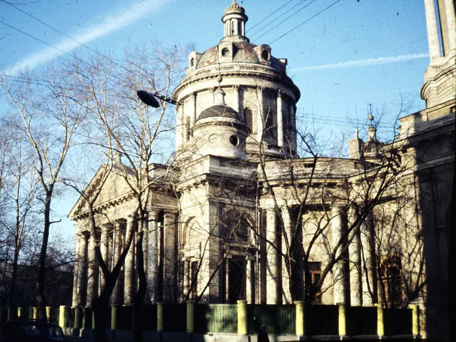 Храм святого Мартина исповедника. 1989. Автор: Greenlynx. Источник: Личный фотоархив Greenlynx