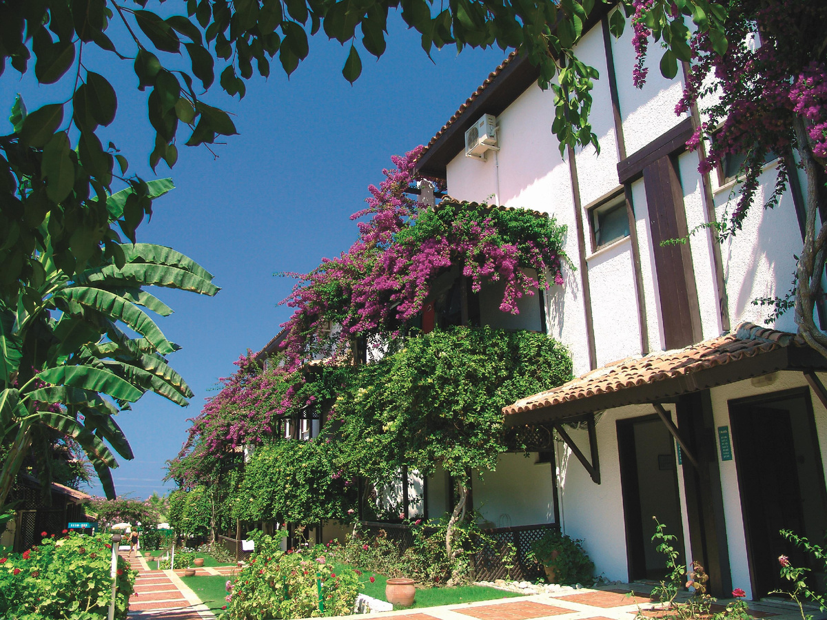 Фото с сайта https://www.tez-tour.travel/hotels/turkey/kargidzhak/80749/club-titan/