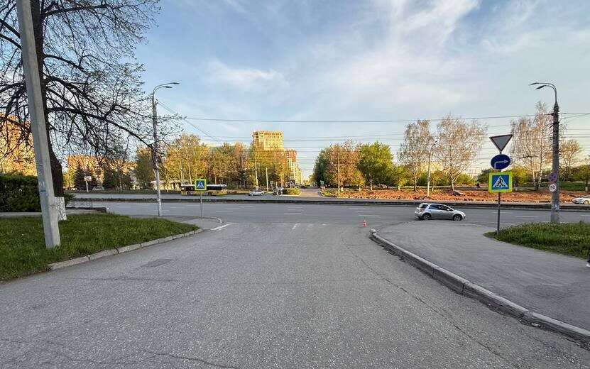    Водитель внедорожника сбил подростка на самокате в Ижевске