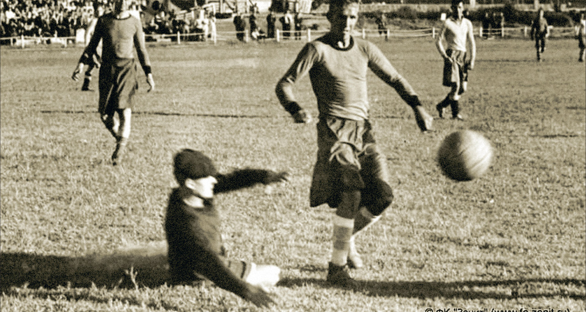 27 августа 1944 на московском стадионе «динамо» Зенит впервые стал Обладателем Кубка, победив ЦдКА (Цетральный дом Красной Армии)