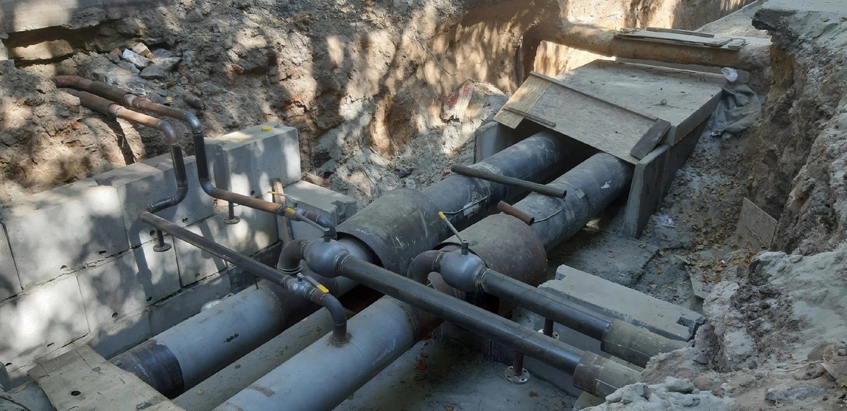    Очередное коммунальное ЧП в Курске — порыв тепломагистрали в районе Сеймского моста