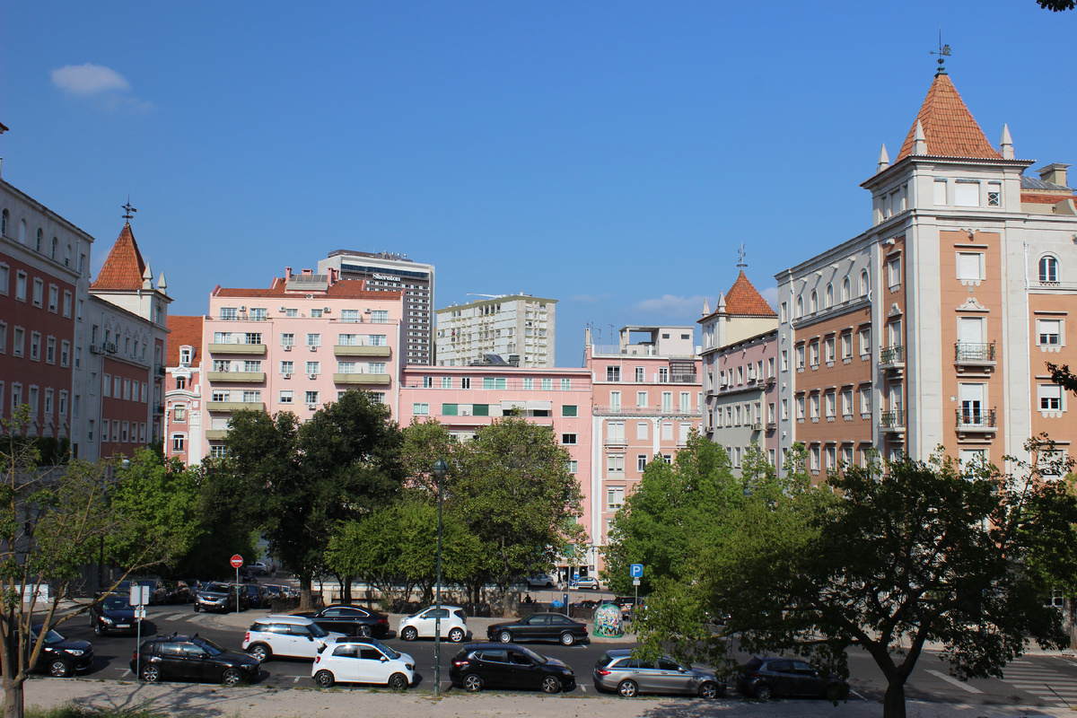 Обычные дома в Лиссабоне. Фото автора 