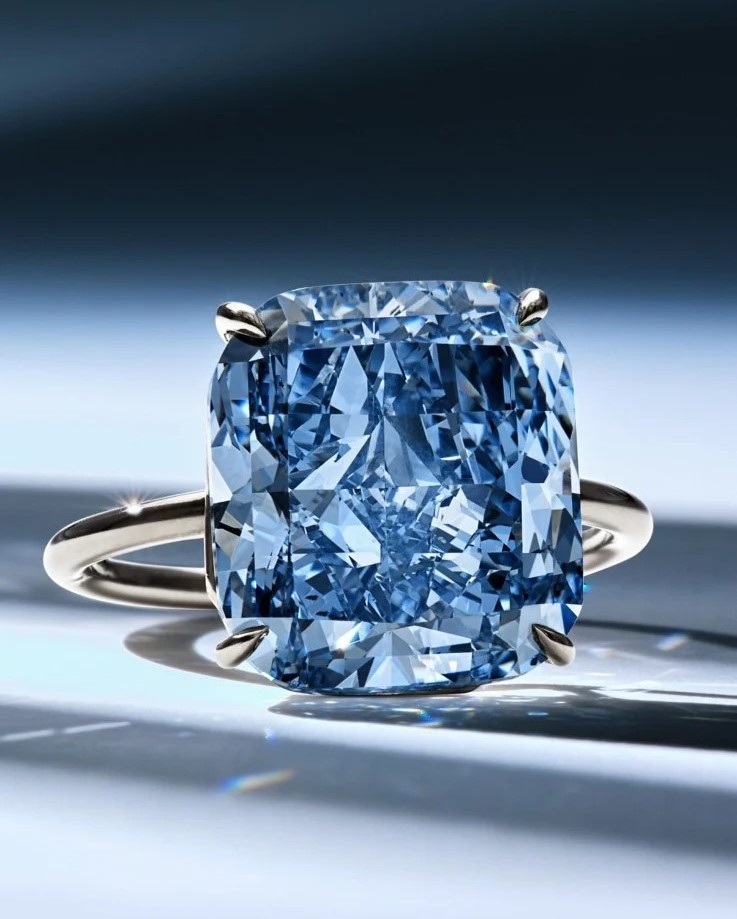 Голубой бриллиант Mediterranean Blue (Средиземноморская синева) весом 10,03 карата