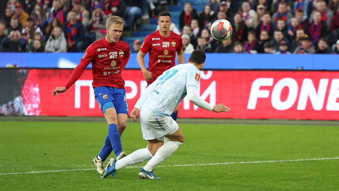    Полузащитник ЦСКА Матвей Кисляк забивает гол в ворота «Зенита».Александр Федоров