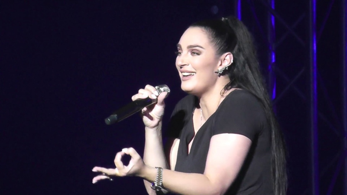 ЕЛЕНА ВАЕНГА