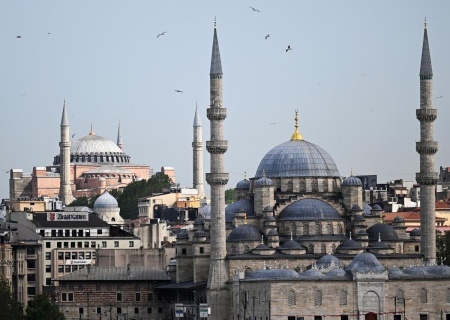    Зеленский ждёт, кто будет от России в Стамбуле, чтобы определить шаги