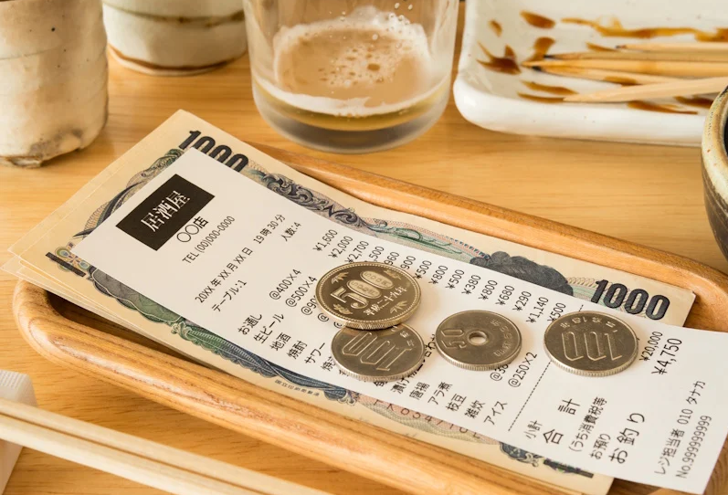 Раньше было, что если вы не забираете монетки, за вами бегут с криками, что вы забыли сдачу!