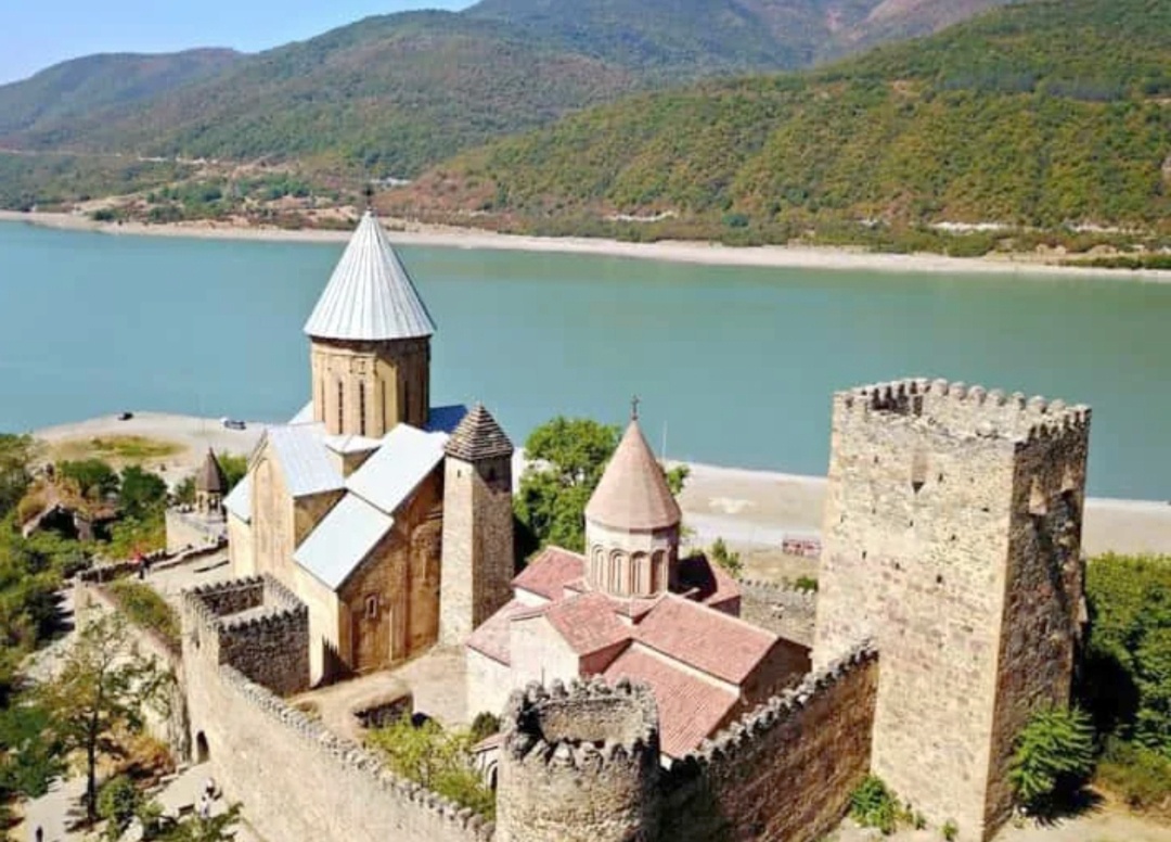 Тбилиси. Крепость Ананури