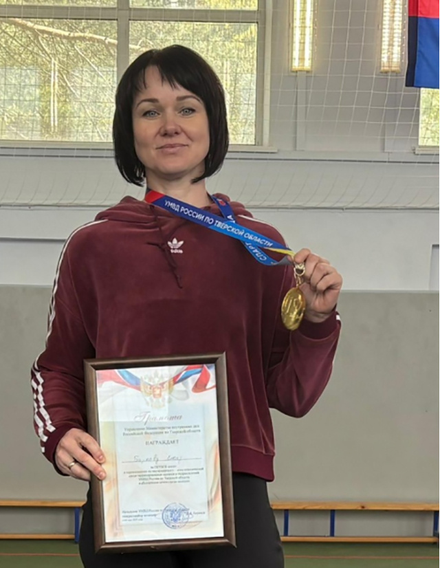 В Твери полицейские узнали, кто из них круче всех выжимает штангум