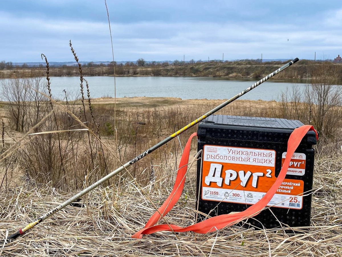 Выбирая ящик для лета, стоит ориентироваться на практичность и надежность. Именно такой ящик станет незаменимым помощником — будь то короткий утренний выход или выезд с ночевкой. Фото: Антон Тимошин / ВКонтакте