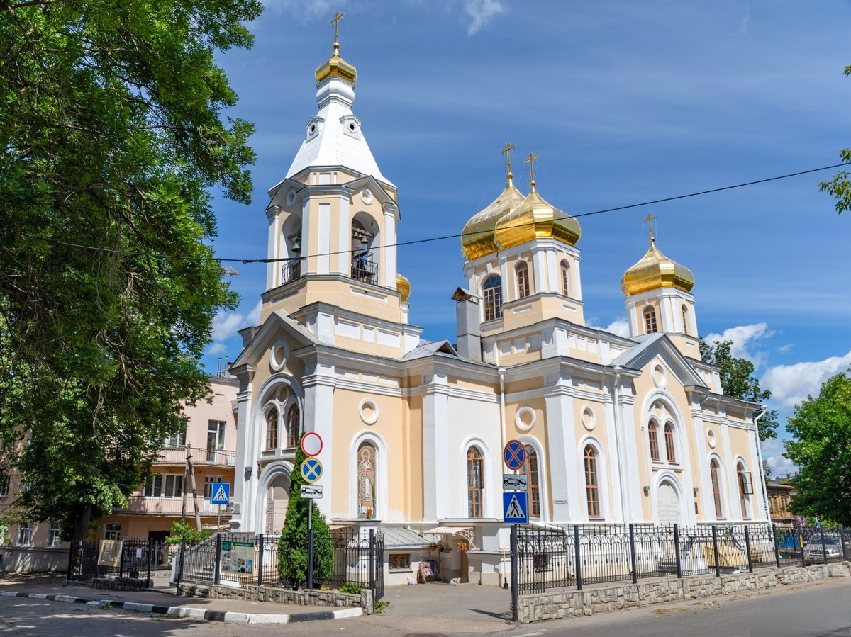 Храм Святителей Московских основан в 1859 году, является объектом культурного наследия