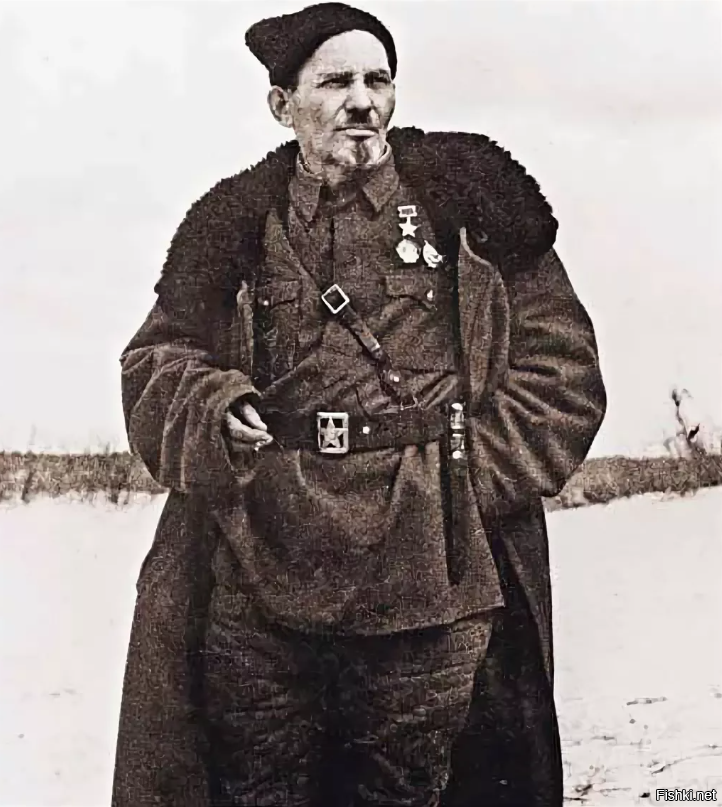 Сидор Артемьевич Ковпак (13 мая 1887, Котельва, Харьковская губерния — 11 декабря 1967, Киев)