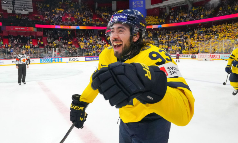 Швед Мика Зибанежад забил свой четвертый гол на ЧМ-2025. Фото: ИИХФ