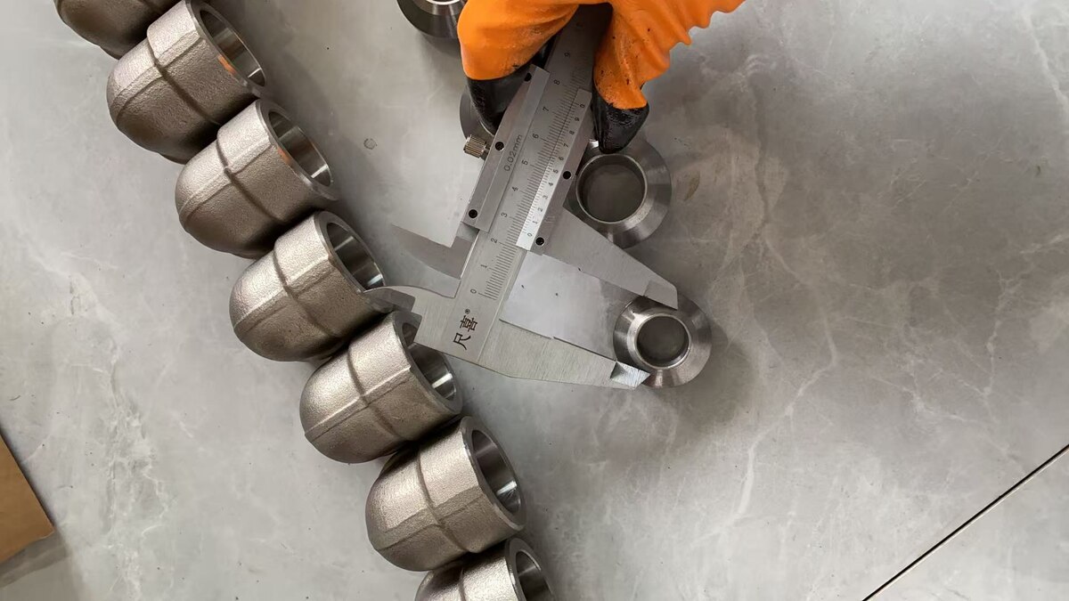 Тройники, отводы, бобышки по стандарту ASME 16.11 из стали 304L
