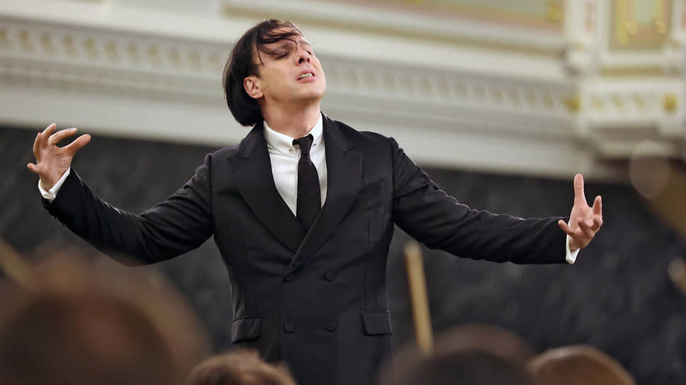 Для Пятой симфонии Чайковского Теодор Курентзис предпочел взбудораженный тон.📷Фото: Стас Левшин