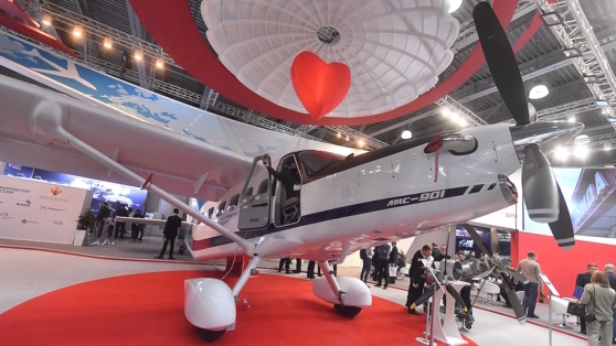    Проект самолета "Байкал" продолжит развиваться и реализовываться, заявил Мантуров © Komsomolskaya Pravda/Global Look Press