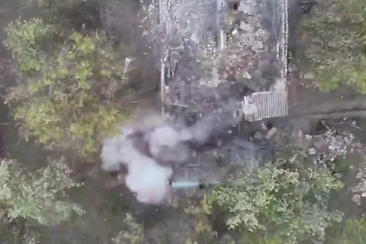    ВСУ пытались расстрелять пленного бойца РФ при бегстве из Котляровки в ДНР