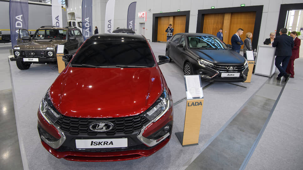 В Татарстане в 2025 году продажи легковых машин упали на 30%.📷Фото: Артемий Шуматов / Коммерсантъ