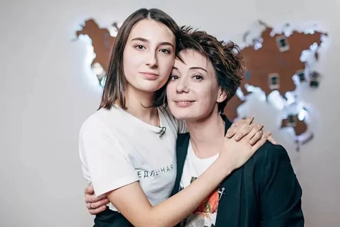 Чулпан Хаматова с дочерью Ариной