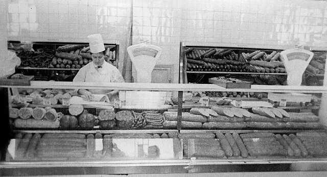 Колбаса как колбаса а вкус а запах.