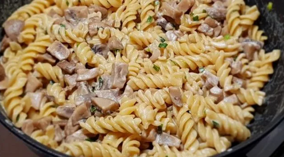 Макароны приготовленные на одной сковородке. Источник фото Pinterest