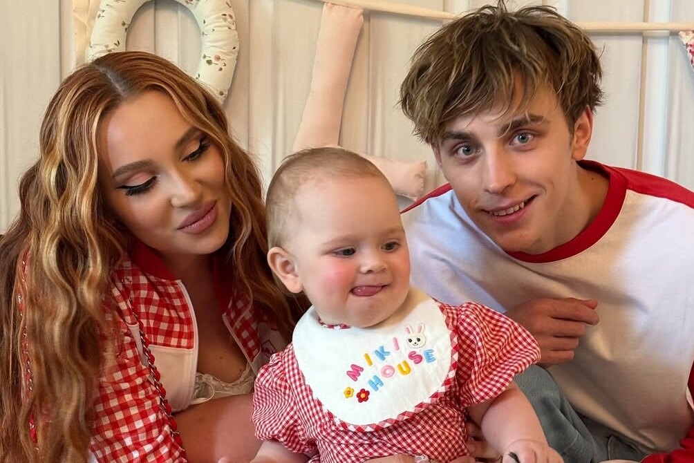     Юлия Годунова показала трогательные фото с дочерью Оливией в день ее рождения