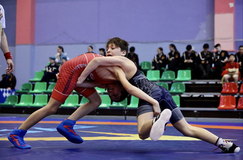    В честь героя вышли на ковер