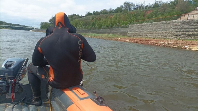    Поиски продолжаются. В Оренбурге водолазы ищут утонувшего в прошлом году ребенка Белов Михаил Александрович