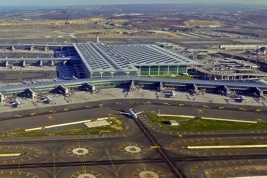    В Стамбул прибыл самолет спецотряда «Россия»: на нем могла прилететь делегация переговорщиков