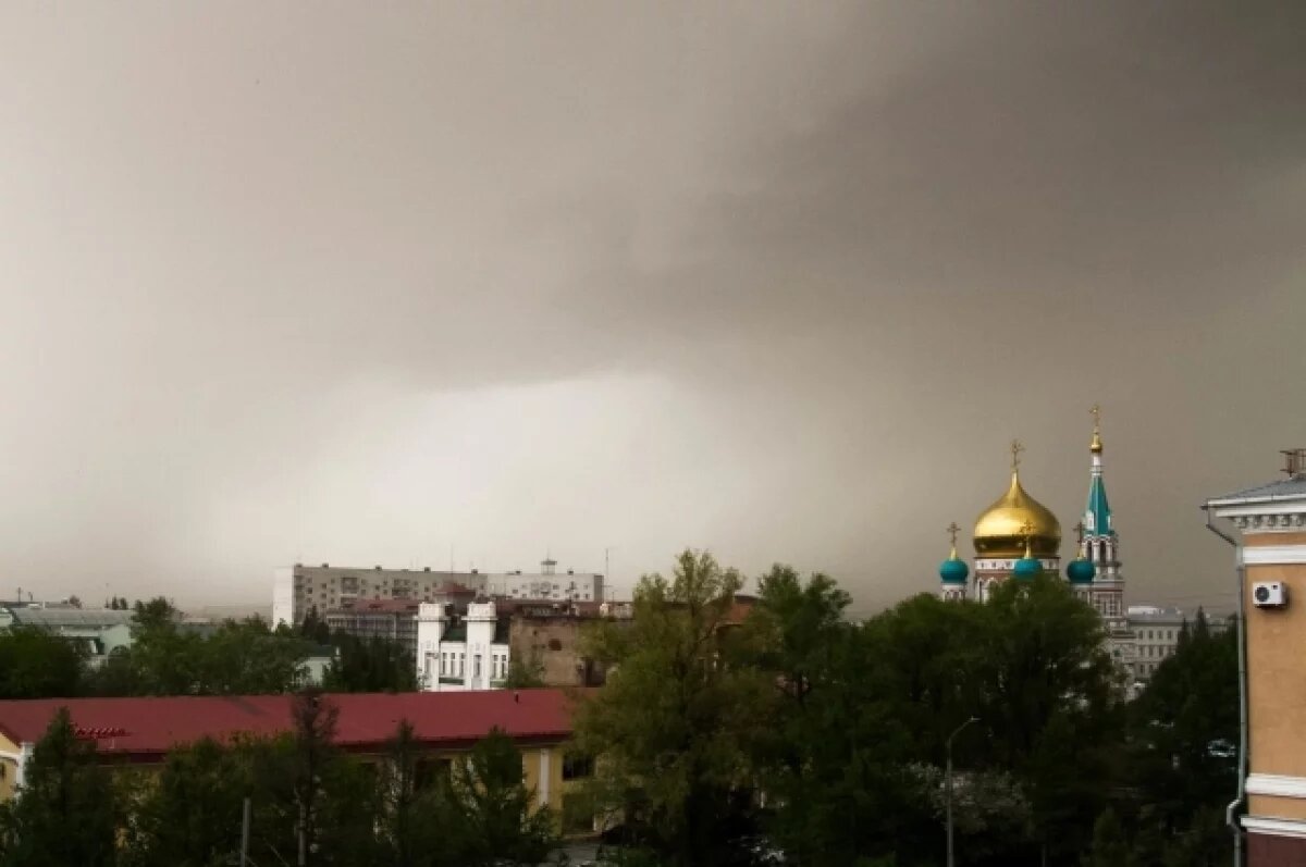    В Омской области сообщили о штормовом предупреждении