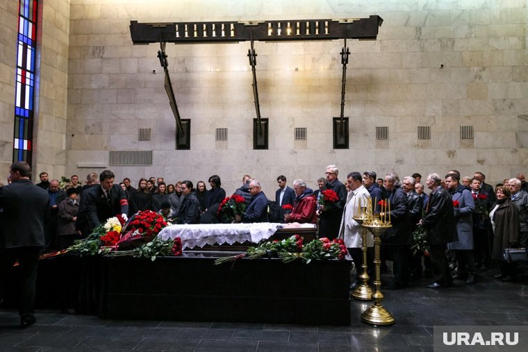 В траурном зале собралось много представителей банковского сообщества России. Фото: Михаил Метцель/ТАСС