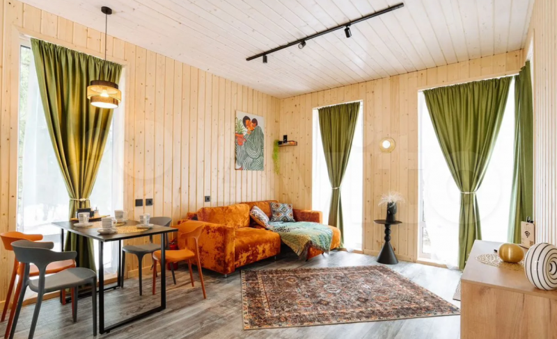    Гостевой дом с видом на озеро продают вблизи ПетрозаводскаАвито