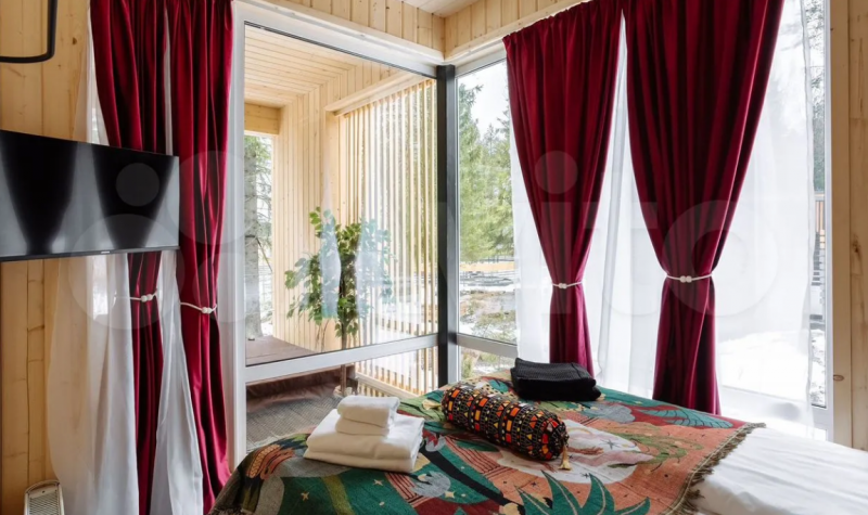    Гостевой дом с видом на озеро продают вблизи ПетрозаводскаАвито