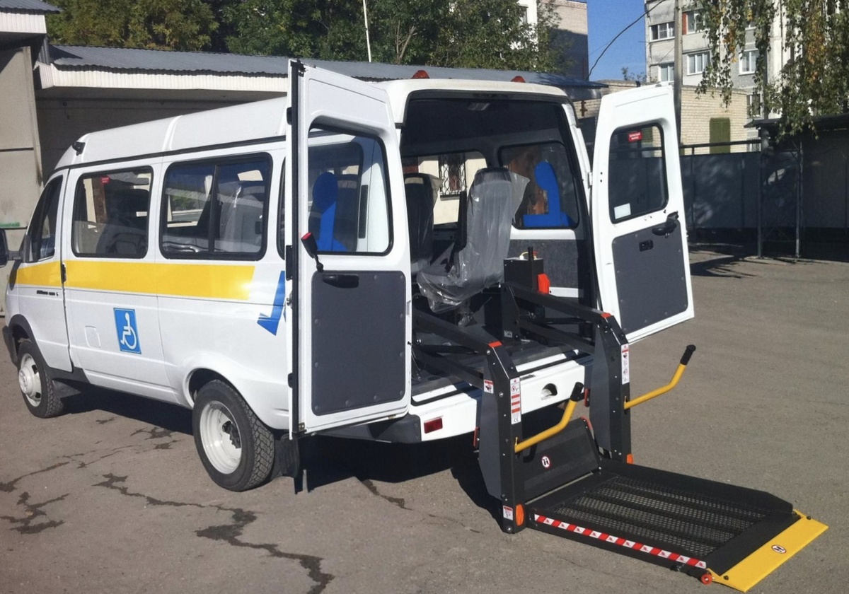 Социальное такси для человека в инвалидной коляске