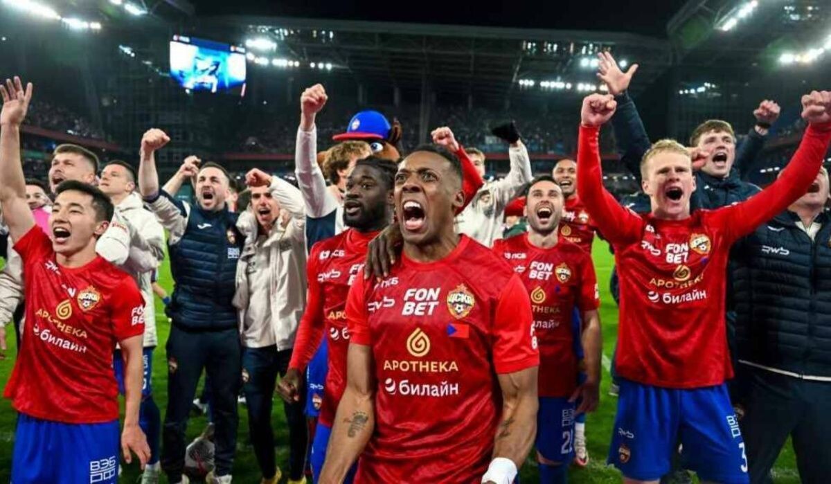     Футболисты ЦСКА. Источник: ria.ru Автор фото: Сергей Бобылев