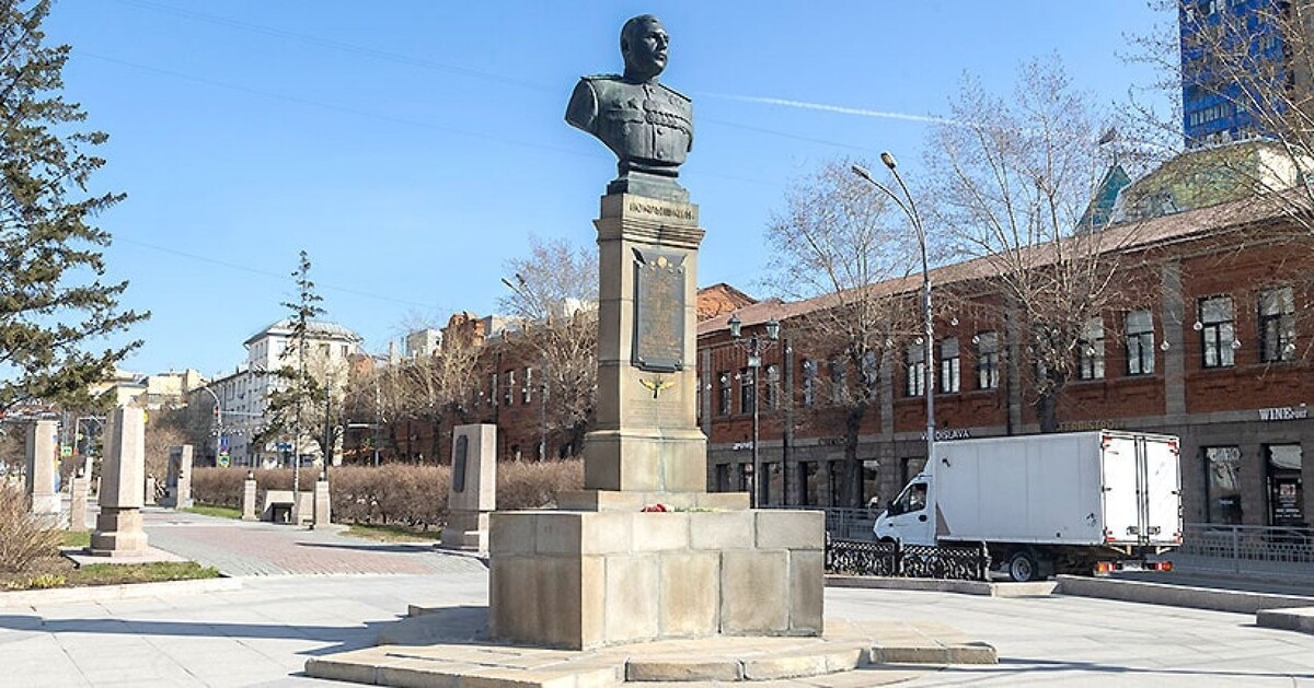 В дополнение к маршруту создан канал в Telegram, где собраны исторические справки о героях, например об Александре Покрышкине, и памятных событиях.