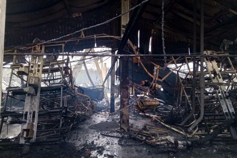    Здание цеха выгорело полностью