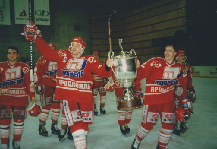 Фото с яндекс.картинки (ярославское "Торпедо" - чемпионы 1997 года)