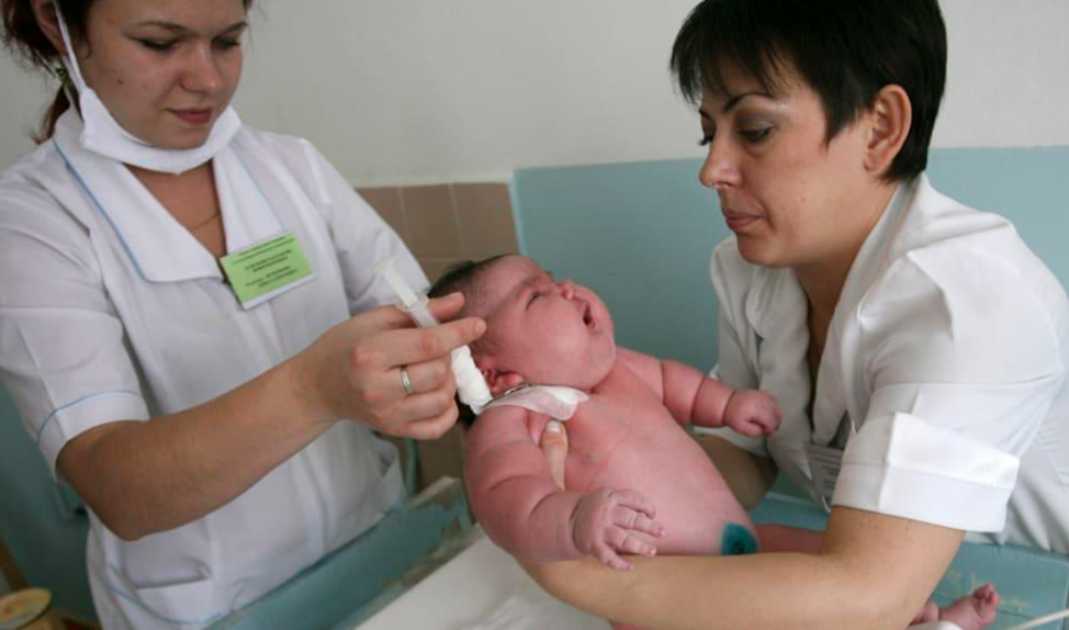 Надя Халина в момент рождения