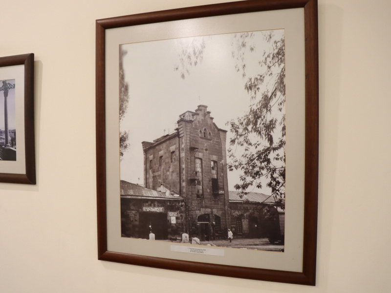    Армянский коньяк из черной бочки (18+)Максим Берштейн