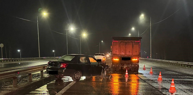    На Южном обходе «Датсун» врезался в «Камаз»