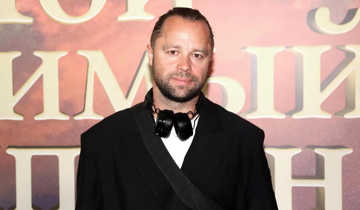     Виталий Гогунский заявил, что женщина не имеет права быть в плохом настроении при нем