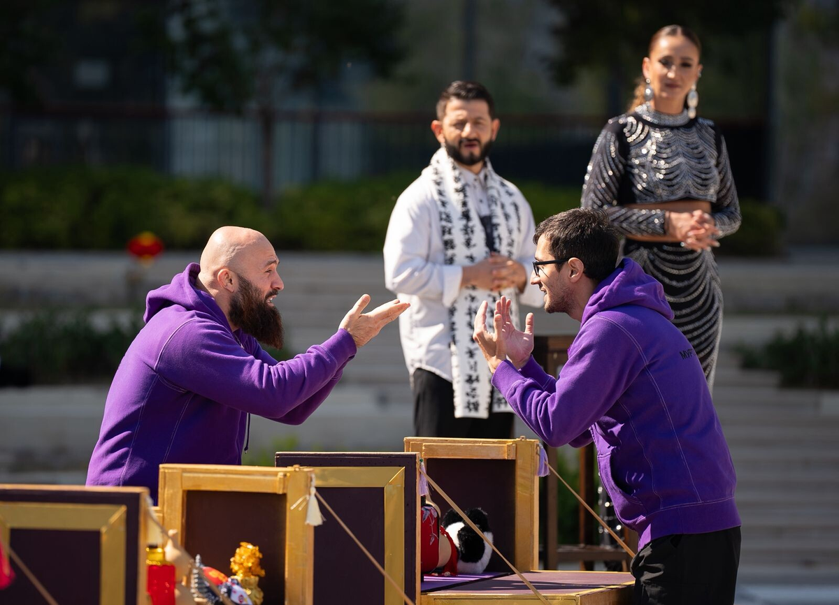 Кадр из шоу "Сокровища императора"/ ТНТ
