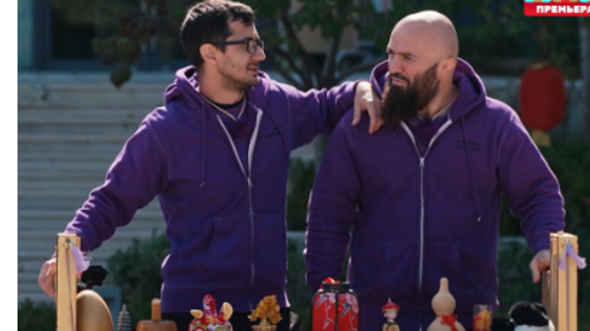 Кадр из шоу "Сокровища императора"/ ТНТ
