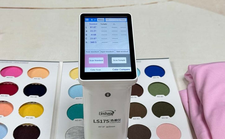 Колориметр LS175 измеряет оригинальный образец