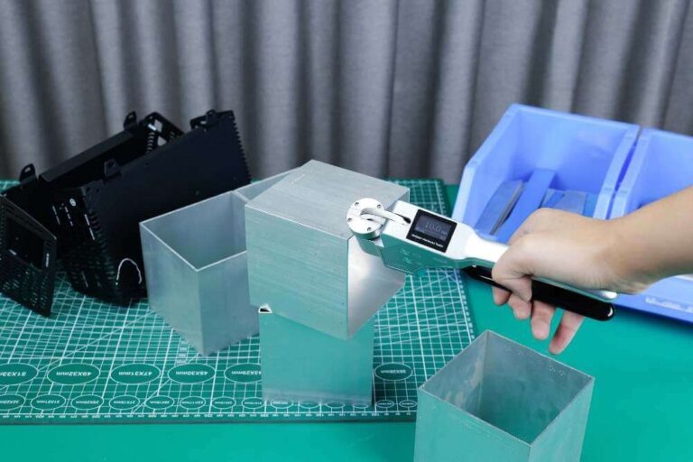 Значение твердости отображается прямо на экране