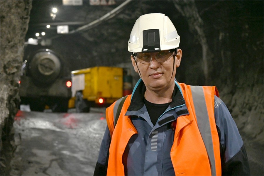 Главный инженер шахты Вячеслав Потников