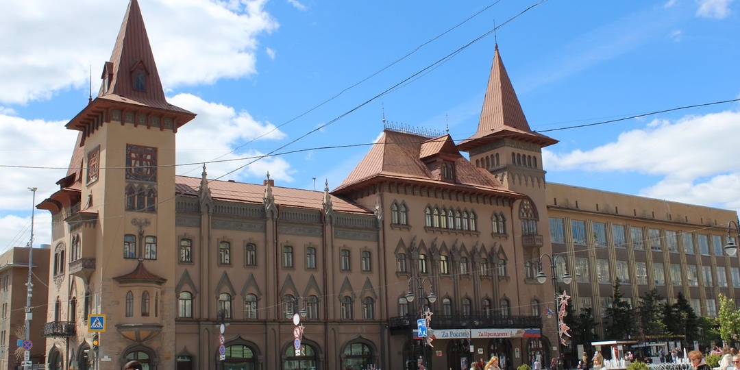 Волга, купеческие дома и сувениры: что делать, если ты завис в Саратове