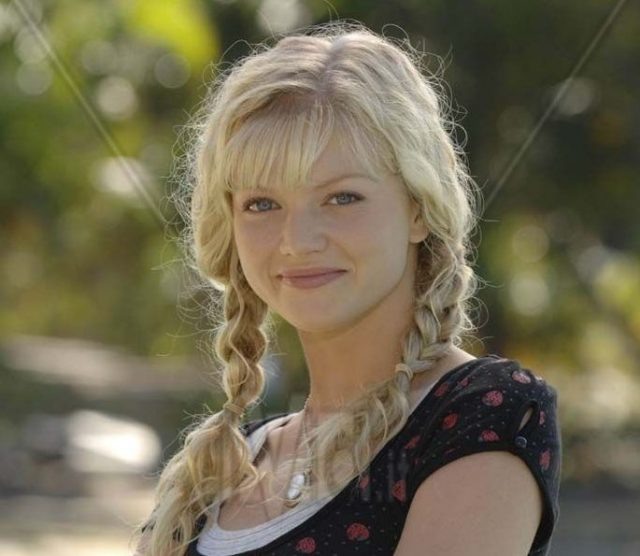    Кариба Хейн. Кадр из сериала «H2O: Просто добавь воды»