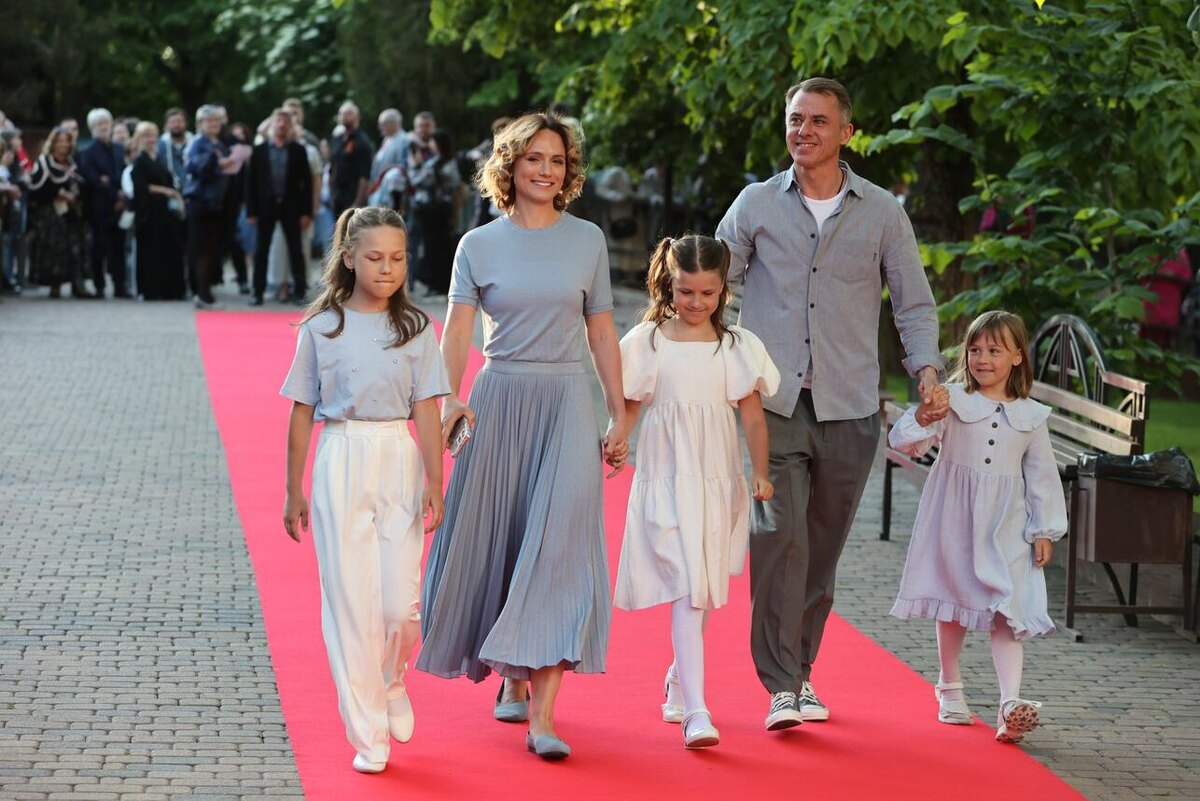    Игорь Петренко с семьей Юрий Феклистов